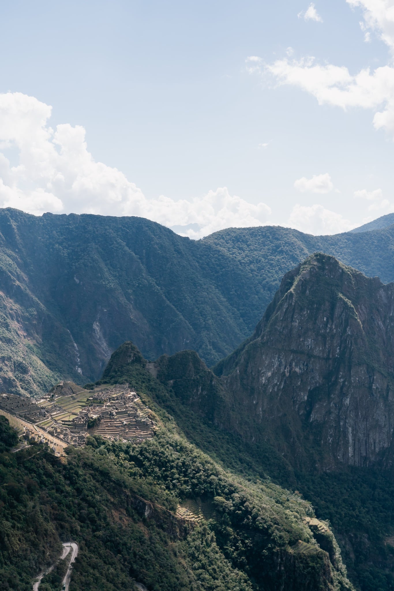 The trail descending from Inti Punku toward the citadel